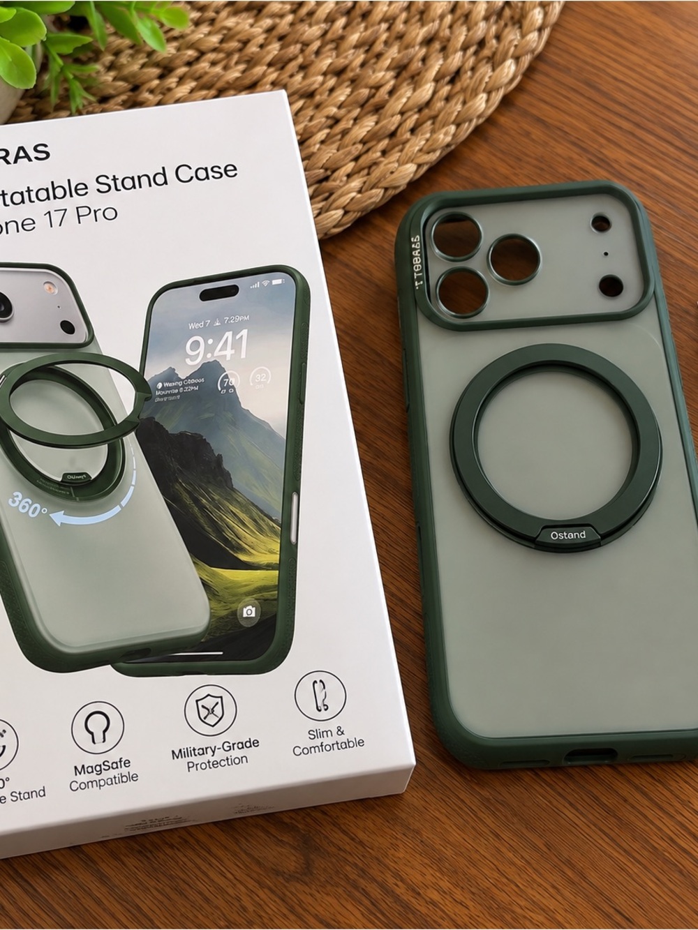 Green MagSafe-Compatible iPhone 17 Pro Case with Rotatable Ring Stand